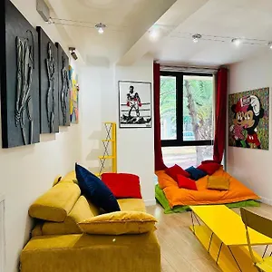 Pop Artiste Configure En Galerie Dart A 200 M Du Centre Avec Parking Prive Et Securise Gratuit Dans Copropriete Appartamento